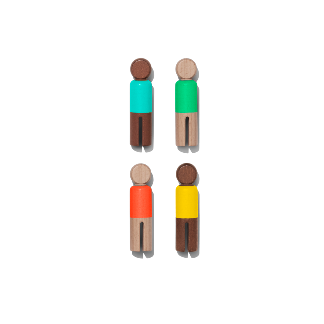 4 blocks symbolizing human pawns